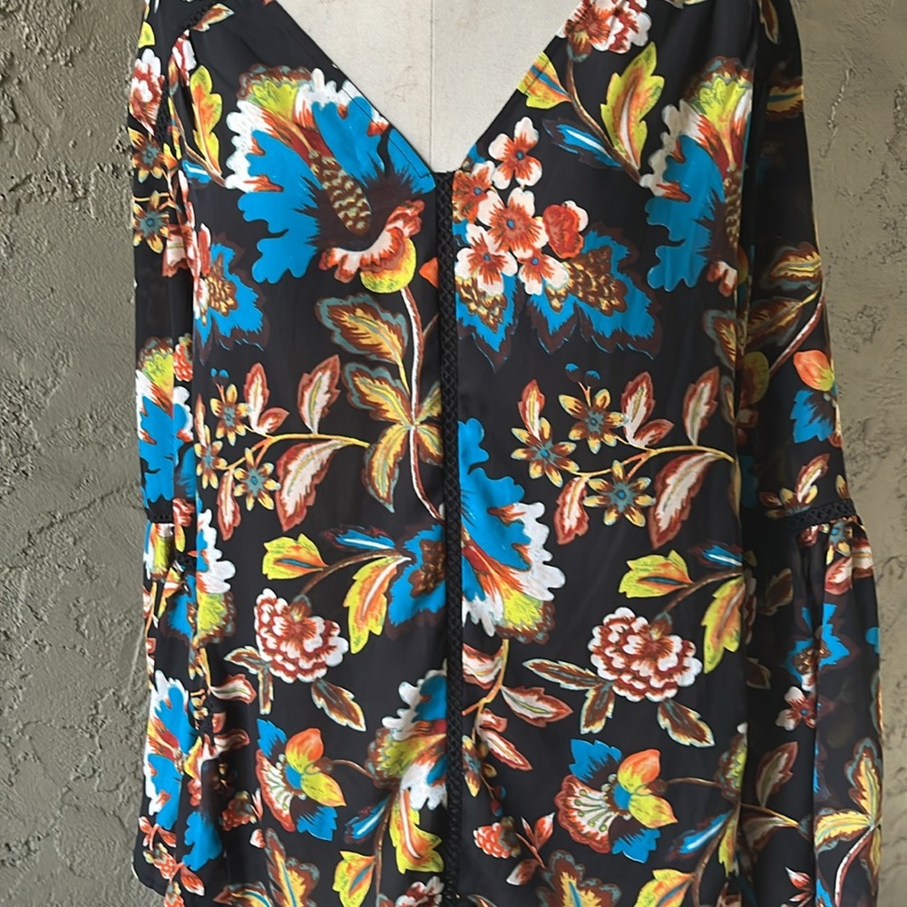 INC Floral top - Picture 3 of 8
